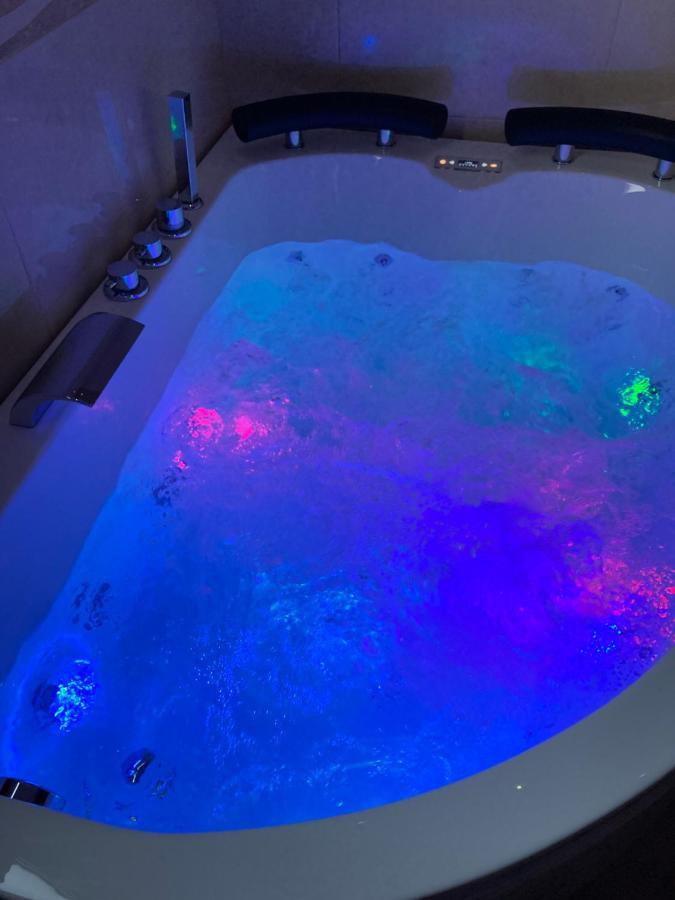 B&B La Reggia Di Rihanna Spa กาแซร์ตา ภายนอก รูปภาพ