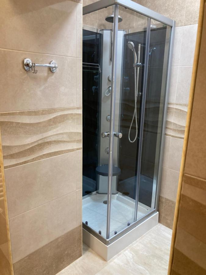 B&B La Reggia Di Rihanna Spa กาแซร์ตา ภายนอก รูปภาพ