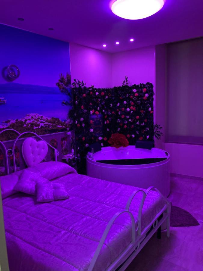 B&B La Reggia Di Rihanna Spa กาแซร์ตา ภายนอก รูปภาพ