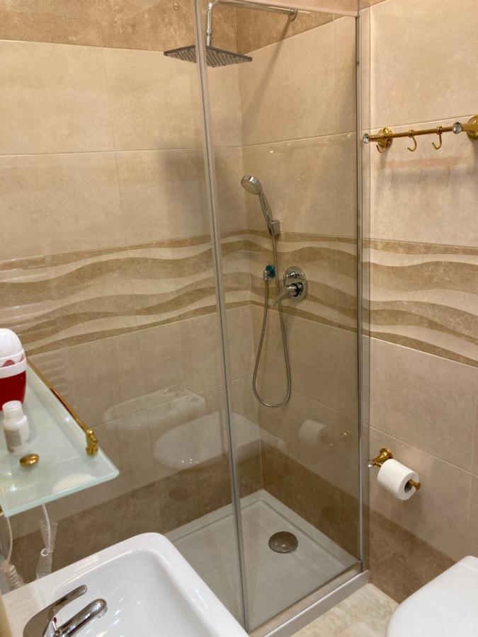 B&B La Reggia Di Rihanna Spa กาแซร์ตา ภายนอก รูปภาพ