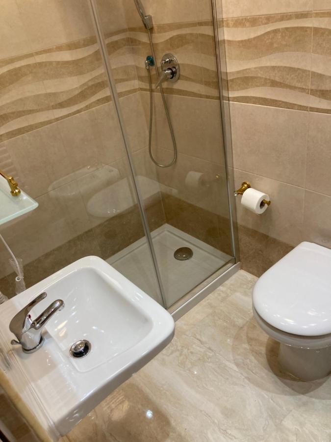 B&B La Reggia Di Rihanna Spa กาแซร์ตา ภายนอก รูปภาพ