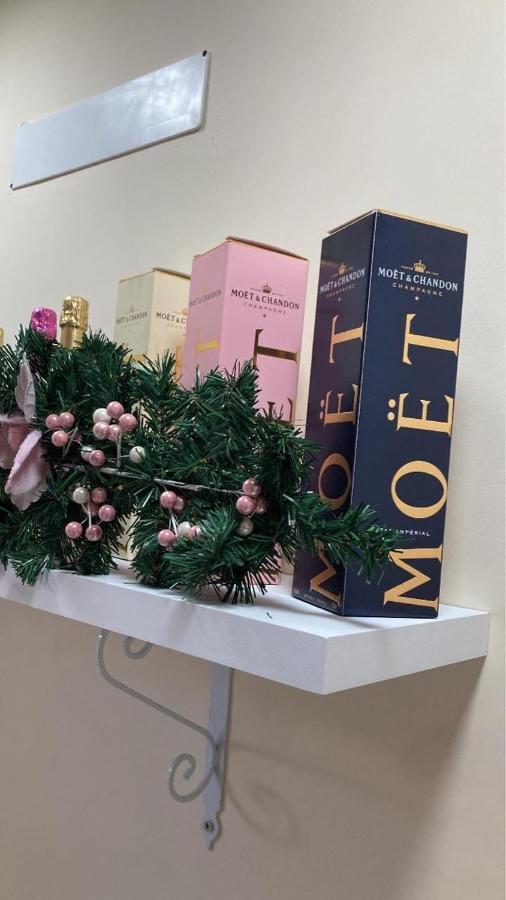 B&B La Reggia Di Rihanna Spa กาแซร์ตา ภายนอก รูปภาพ