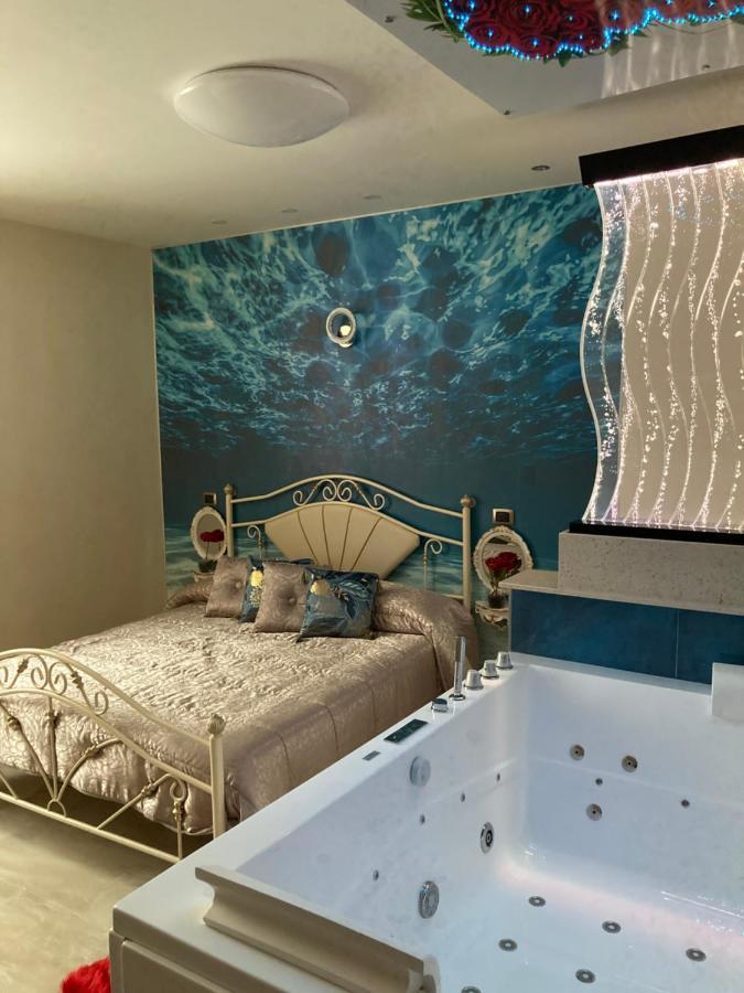 B&B La Reggia Di Rihanna Spa กาแซร์ตา ภายนอก รูปภาพ
