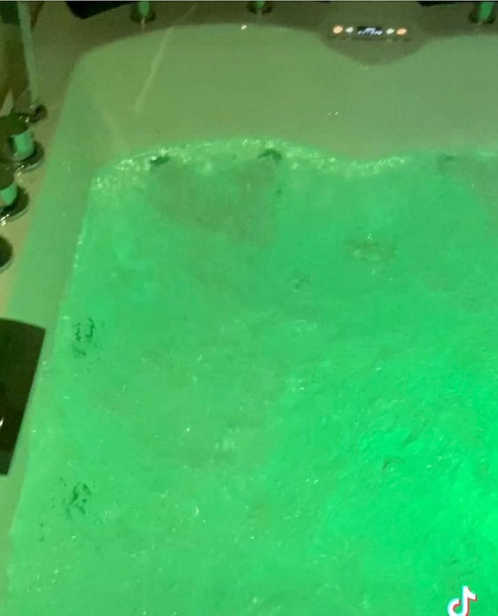 B&B La Reggia Di Rihanna Spa กาแซร์ตา ภายนอก รูปภาพ