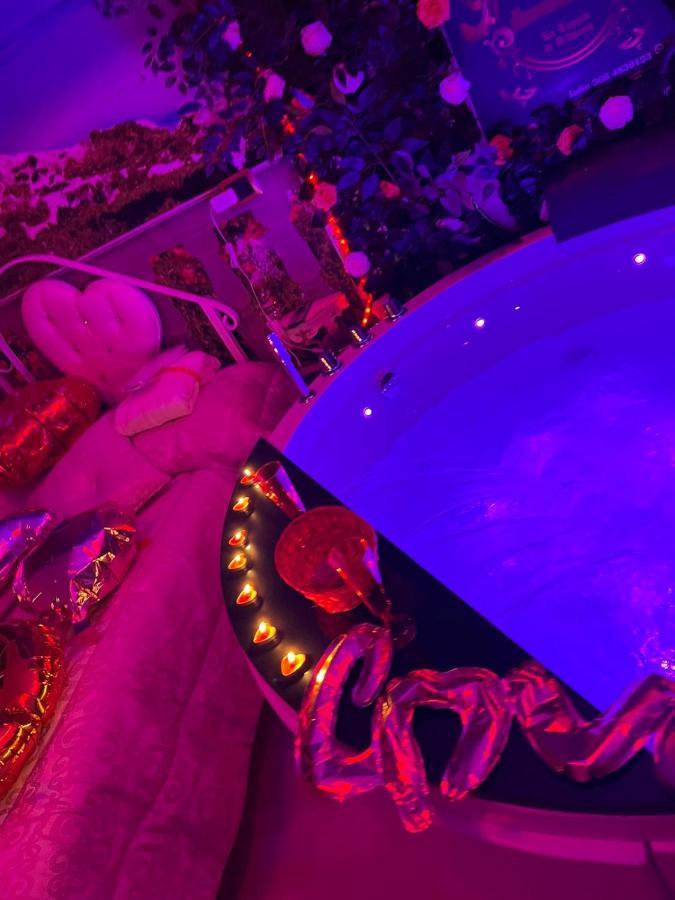 B&B La Reggia Di Rihanna Spa กาแซร์ตา ภายนอก รูปภาพ